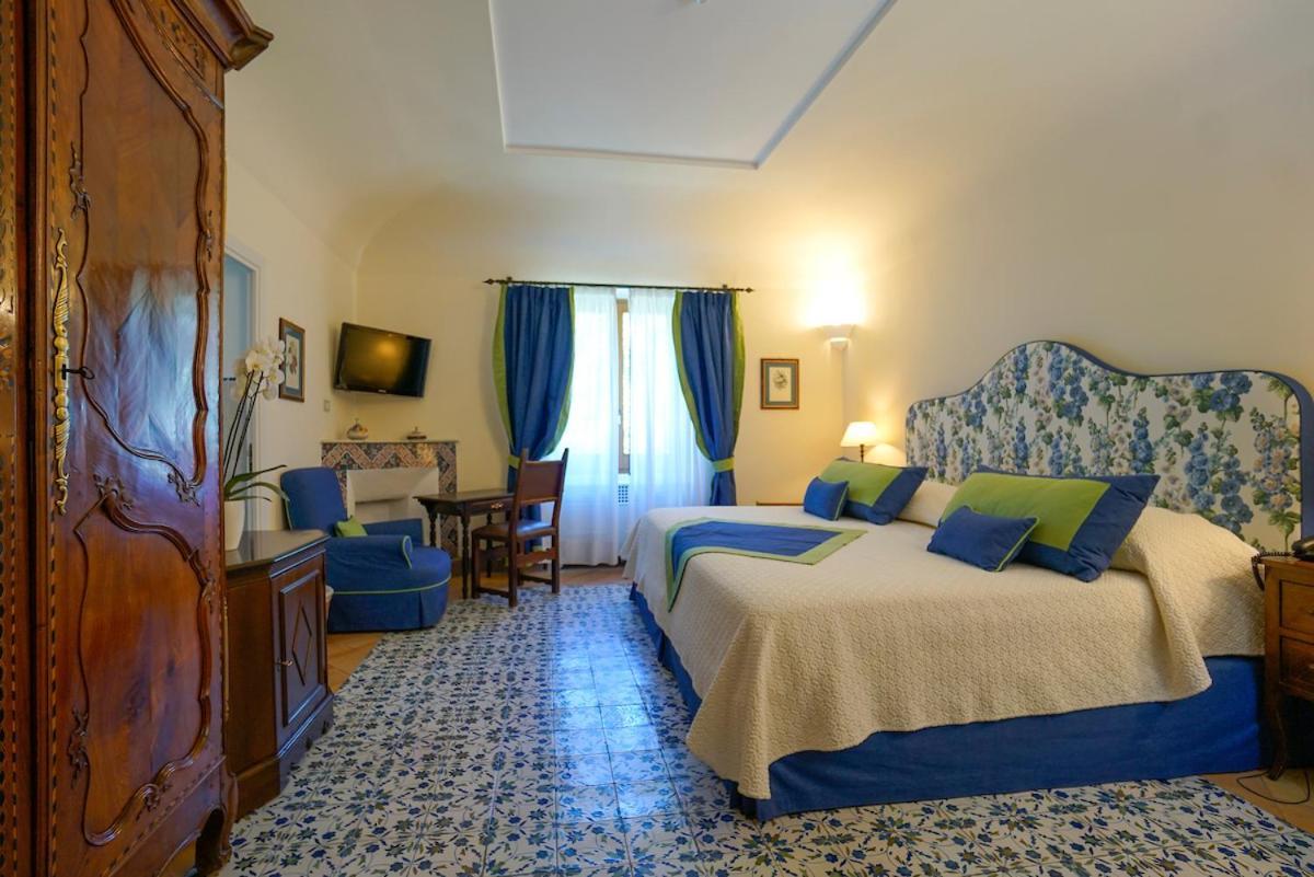 Cimbrone Hotel
