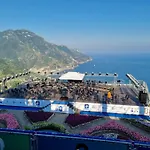 Ravello Tra Cielo E Mare