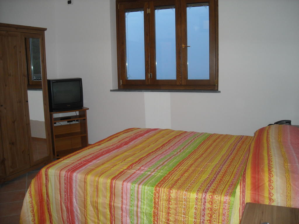 Il Rifugio Del Poeta Bed & Breakfast 2*