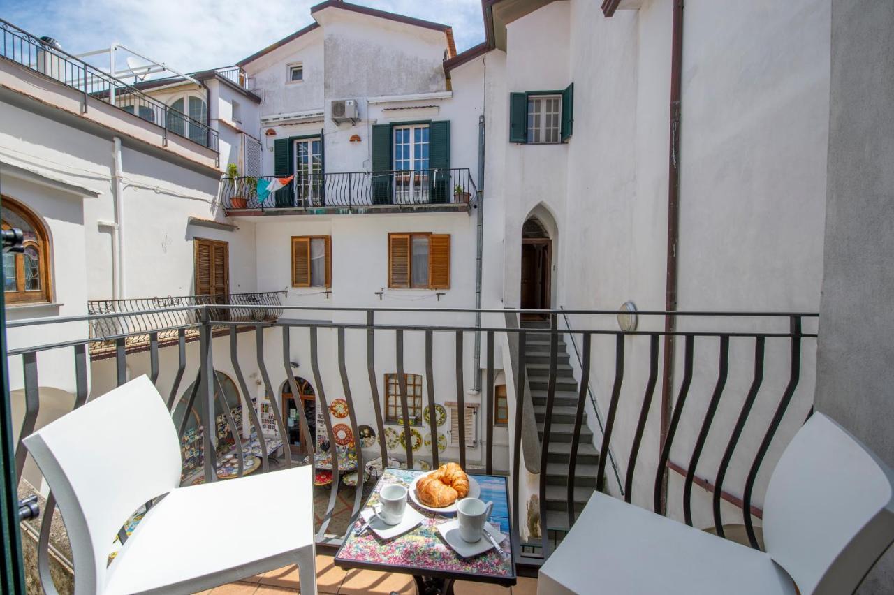 Aparthotel House