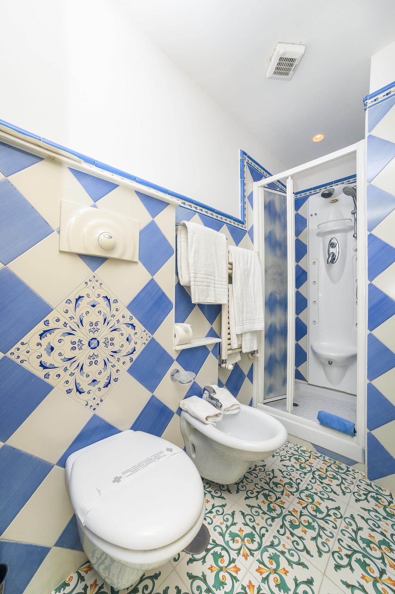 Bonadies Khách sạn 4*