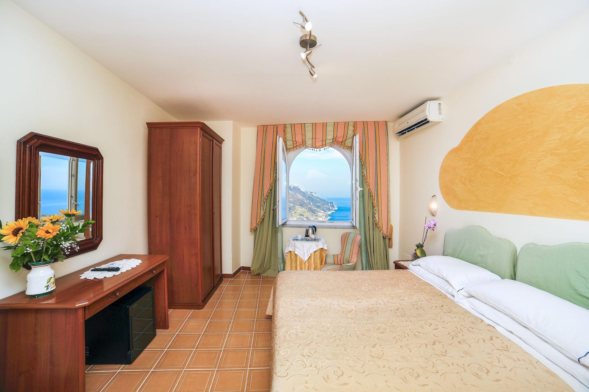Bonadies Khách sạn 4*