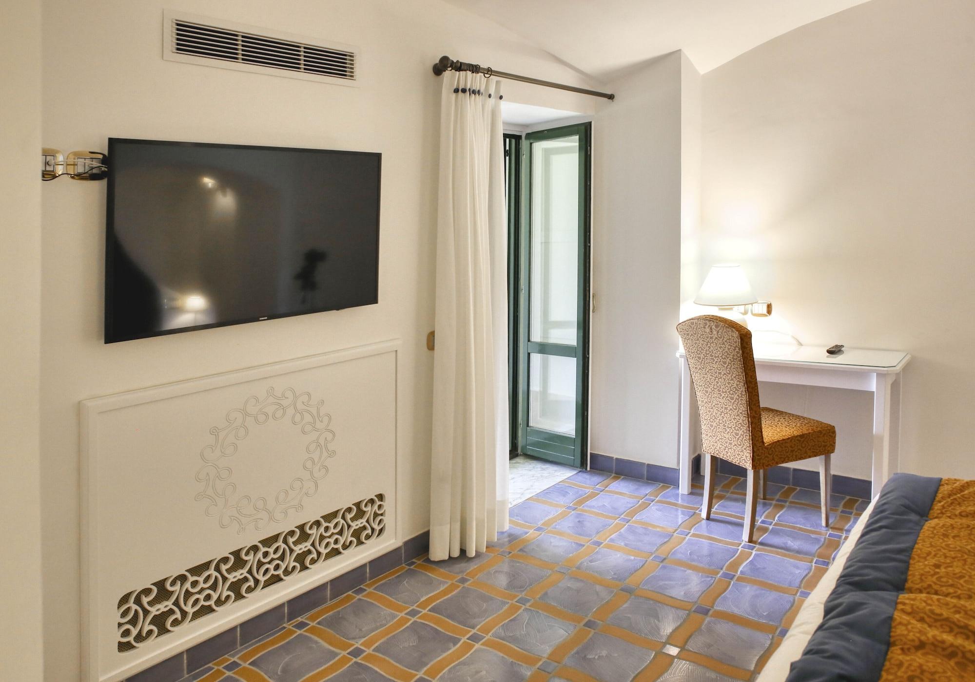 Palazzo Confalone Khách sạn 5*