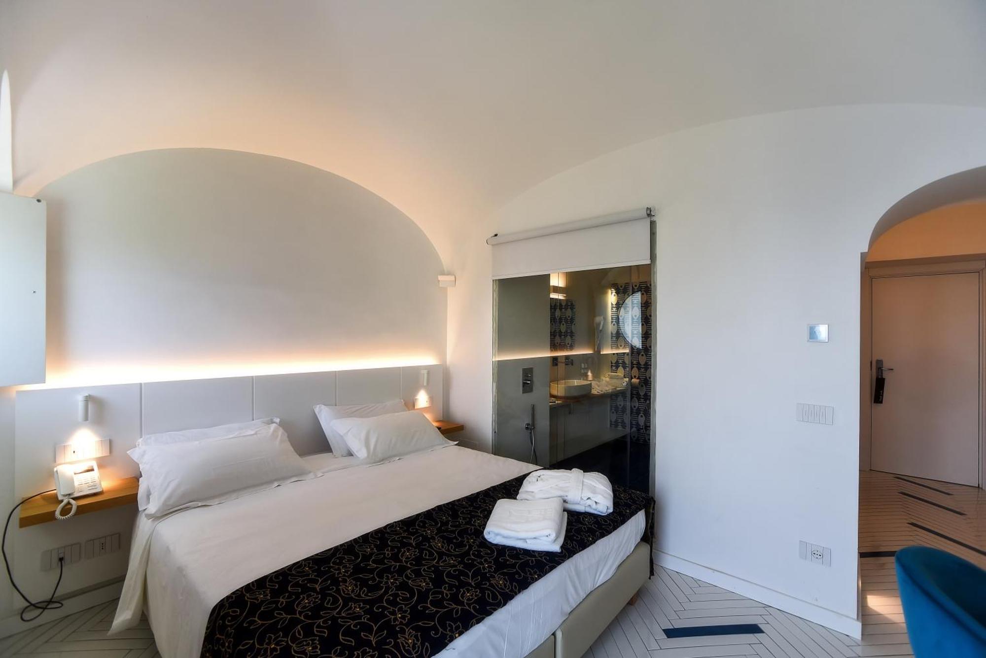 Graal Hotel 4*