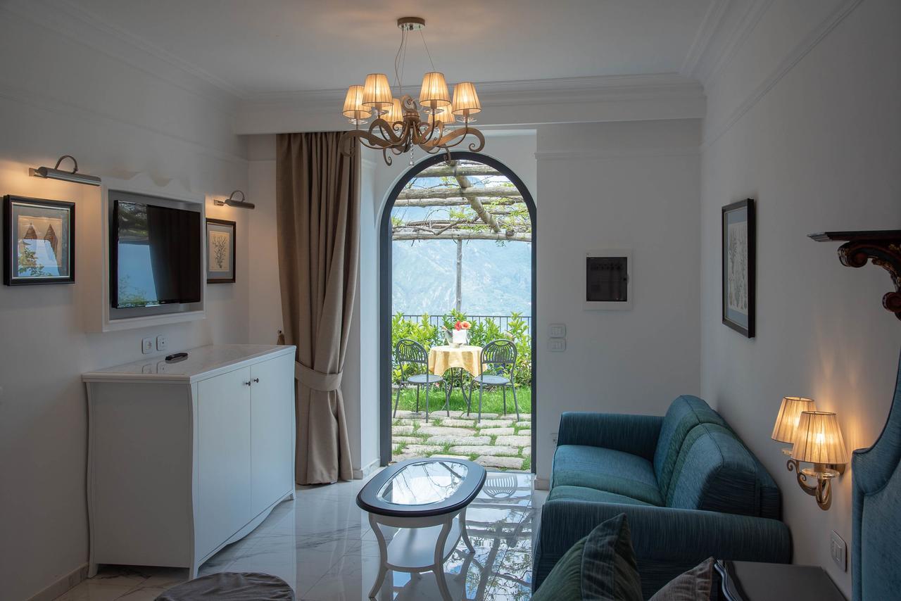 Villa Amore Khách sạn 4*