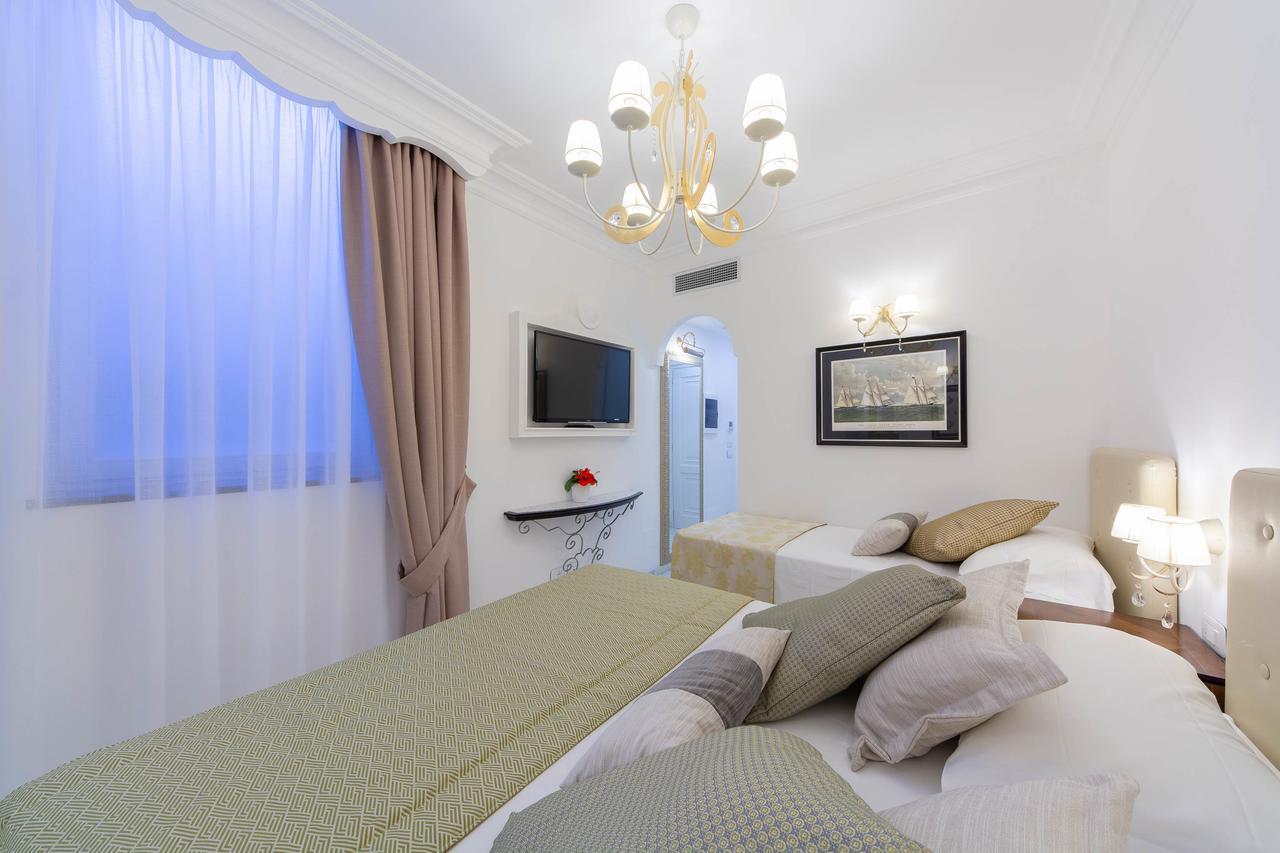 Villa Amore Khách sạn 4*